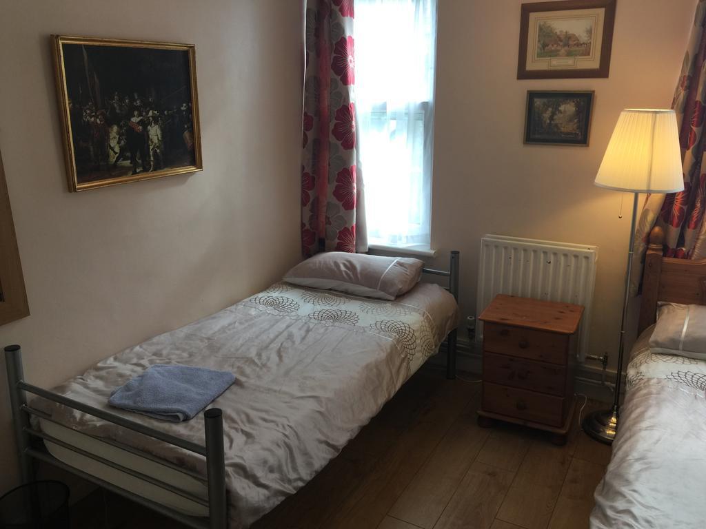 Central Greenwich Guest Rooms London Bagian luar foto